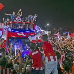 Multitudinaria celebración en la Minerva por la 12 de Chivas
