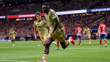 El jugador del Granada, Samu Omorodion, celebra el empate ante el Atlético de Madrid.