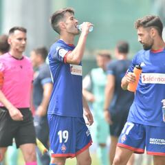 Sporting y Málaga dejan al Amorebieta al borde del KO