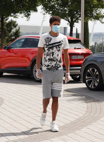 Varane durante las pruebas médicas realizadas esta mañana en la Ciudad Deportiva del Real Madrid. 