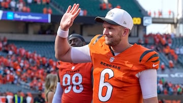 Sep 14, 2025; Cincinnati, Ohio, USA; Cincinnati Bengals quarterback Jake Browning (6) waves to fans after the game at Paycor Stadium. Mandatory Credit: Sam Greene-USA TODAY Network via Imagn Images