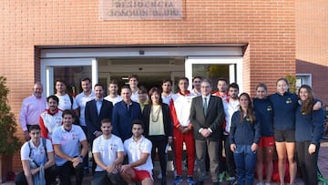 Mar&iacute;a Jos&eacute; Rienda con los pirag&uuml;istas concentrados en la Residencia Blume de Madrid. Rienda anima a mirar por el rabillo del ojo a Tokyo 2020 a los pirag&uuml;istas concentrados en Madrid.
 
 
 24/10/2018