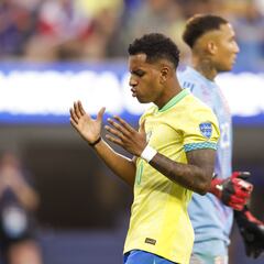 Costa Rica frena el show de Rodrygo
