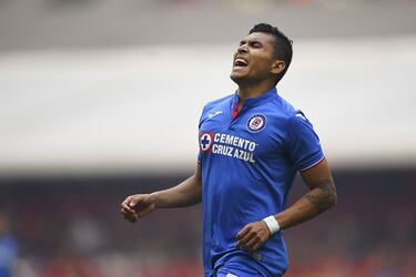 Sin tantos reflectores Orbelín Pineda es un futbolista importante para Pedro Caixinha quien lo utilizó en 16 encuentros durante la campaña pasada. Por otra parte, el medio se convirtió en campeón de la Copa Oro con Selección Mexicana.