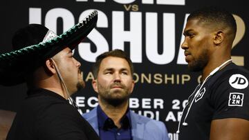 NEW YORK, NY - SEPTEMBER 5: Andy Ruiz Jr (L) and Anthony Joshua are joined by promoter Eddie Hearn at a press conference on September 5, 2019 in New York City. Ruiz and Joshua will face off for the Heavyweight Championship in Saudi Arabia on December 7, 2