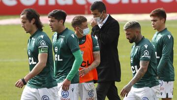 Futbol, Santiago Wanderers vs Deportes Concepcion.
Segunda fase, partido de ida, Copa Chile 2021.
El entrenador de Santiago Wanderers Victor Rivero es fotografiado tras el partido de ida de la segunda fase de la Copa Chile contra Deportes Concepcion disputado en el estadio Elias figueroa de Valparaiso, Chile.
24/06/2021
Andres Pina/Photosport
Football, Santiago Wanderers vs Deportes Concepcion.
First leg, second phase, 2021 Copa Chile.
Santiago Wanderers head coach Victor Rivero is pictured after the first leg, second phase match of the Copa Chile Championship against Deportes Concepcion held at the Elias Figueroa stadium in Valparaiso, Chile.
24/06/2021
Andres Pina/Photosport