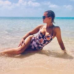 Khloé Kardashian se fue de vacaciones con sus amigas e hija