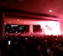 Locura total de los aficionados del Ajax antes del partido