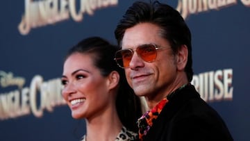 John Stamos y su mujer Caitlin At 61, John Stamos is focusing on family, music, and new projects while supporting his longtime friend Dave Coulier through cancer.McHugh.