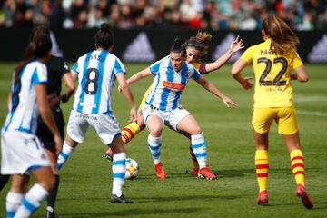 La primera Supercopa de la historia del fútbol femenino se la llevó el Barcelona como una apisonadora. Las azulgrana eliminaron al Atlético en semifinales y se llevaron el título en la gran final ante la Real Sociedad con una escandalosa goleada (1-10) en la que Alexia logró un doblete. 