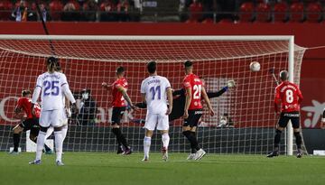 0-3. Karim Benzema marca el tercer gol.