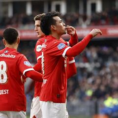 Chucky Lozano anotó su quinto gol en el PSV