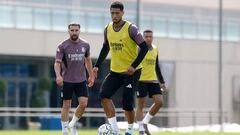 Bellingham apura para el derbi