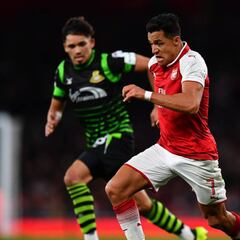 Wenger explica los problemas de Alexis para ponerse a punto