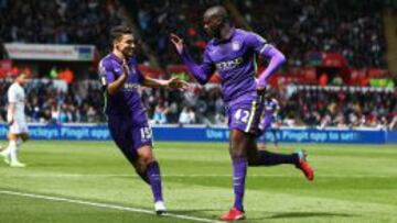 Yaya Tour&eacute; celebra el segundo gol que le marc&oacute; a Swansea.