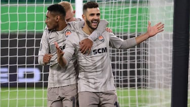 Junior Moraes del Shakhtar Donetsk celebra un gol.