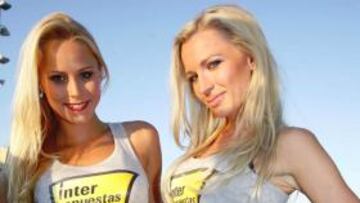 <b>¡Pericas por Tamudo!. </b>El Espanyol y sus patrocinadores cuidaron el adiós de Tamudo. Vamos, que el tío vio lo que vio y ha pedido renovar: normal. Casi todo fue luminoso, sí. Sólo faltó el tercer gol del Sevilla. O no. Entra y éste par de pericas no han vuelto a casa todavía: ¡el pueblo se las habría llevado! O Tamudo. ¡Vivan las dos!