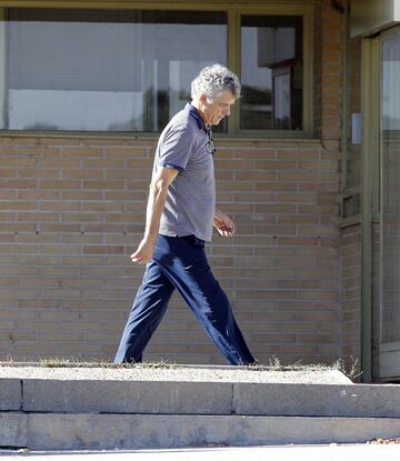 Ángel María Villar saliendo de la prisión de Soto del Real.