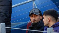 Raphinha sigue entre algodones