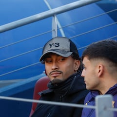 Raphinha sigue entre algodones