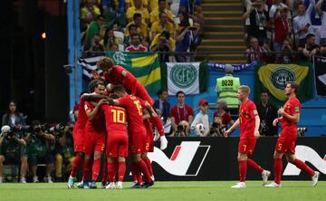 0-1. Los belgas celebraron el primer gol.