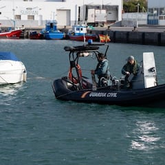 El padre de Anna y Olivia envió a su novia una caja con una nota: "No lo abras hasta medianoche"