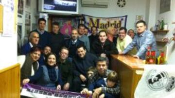 Madridistas, ayer en la sede social de La Ribera Blanca.