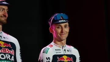 Hindley, en la presentación de equipos del Giro de Italia.