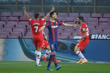 Los jugadores del Granada celebrando el gol de Jorge Molina, el segundo para el Granada 