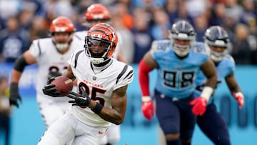 Nov 27, 2022; Nashville, Tennessee, USA; Cincinnati Bengals wide receiver Tee Higgins (85) runs the ball as they face the Tennessee Titans during the first quarter at Nissan Stadium. Mandatory Credit: Andrew Nelles-USA TODAY Sports