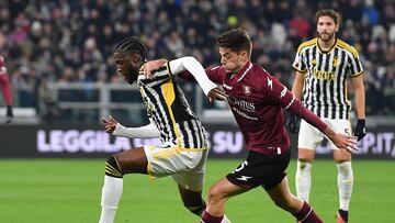 Turin (Italy), 04/01/2024.- Juventus' Samuel Iling-Junior and Salernitana's Giulio Maggiore in action during the Coppa Italia round of 16 soccer match Juventus FC vs US Salernitana at the Allianz Stadium in Turin, Italy, 04 January 2024. (Italia) EFE/EPA/Alessandro Di Marco
