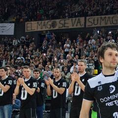 Un increíble triple de Sastre deja al Bilbao sin playoff en el adiós a Raúl López