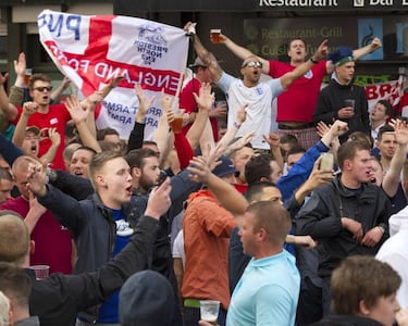 Entre 'hooligans', ultras e hinchas violentos…