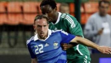 <b>A ESPAÑA. </b>Ribéry rechazó ayer a sus pretendientes de la Premier y encamina su futuro hacia Madrid.