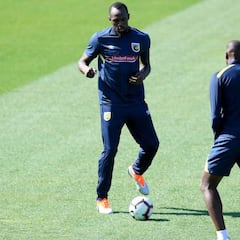 Bolt: "Demostraré su error a los que no me ven como futbolista"