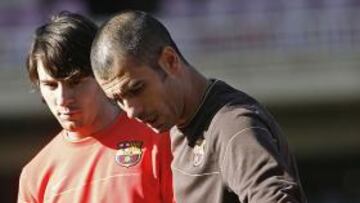 <b>IRÓNICO.</b> El técnico del Barcelona, Pep Guardiola, bromeó acerca de la importancia de Messi en el equipo y afirmó que "Para Cristiano Ronaldo, posiblemente Messi sea el cuarto mejor jugador del mundo, los tres primeros son él".