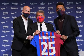 Jordi Cruyff, Aubameyang y Joan Laporta.