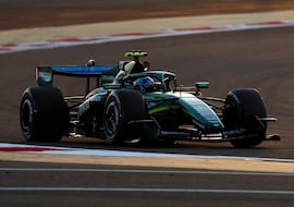 Alonso acumula kilómetros en un Aston Martin impotente