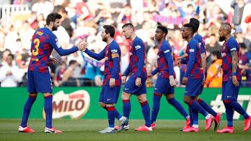 Soccer Football - La Liga Santander - FC Barcelona v Eibar - Camp Nou, Barcelona, Spain - February 22, 2020  Barcelona&#039;s Lionel Messi celebrates scoring their first goal with teammates   REUTERS/Albert Gea