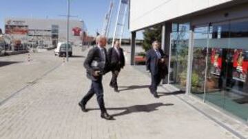 Tebas y Rubiales, entrando hoy en la sede de la RFEF.