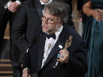 90th Academy Awards - Oscars Show - Hollywood, California, U.S., 04/03/2018 - Guillermo del Toro accepts the Oscar for Best Picture for &quot;The Shape of Water.&quot; REUTERS/Lucas Jackson