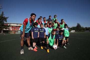 El plantel cruzado llegó hasta Recoleta para compartir con los niños de la comuna.