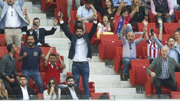 Diego Costa presenció el partido contra el Sevilla desde el palco