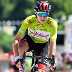 How much money do riders and teams make at the Tour de France?