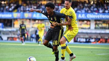 Juventus destacó las nuevas variantes tácticas que utilizó Allegri con Chievo, en las que sobresale la sociedad entre el colombiano Juan Guillermo Cuadrado