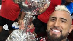 Vidal se alza como el más grande y vive así su nuevo día de festejos