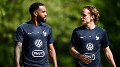 Lacazette no descarta fichar por el Atleti y no jugar hasta enero