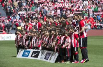 Once del Athletic. De pie: Raúl García, San José, Susaeta, Etxeita, De Marcos, Beñat, Balenziaga, Bóveda, Muniain, Iraizoz y Aduriz.