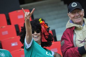 Las mejores imágenes de los aficionados desplazados a la Copa Mundial Femenina de Fútbol celebrada en Francia para animar a sus respectivas selecciones.