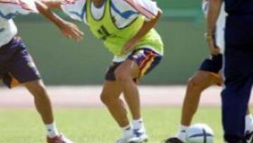 <b>A LA ESPERA</b>. Luis Aragonés está esperando la llegada de los jugadores madridistas para poder entrenar con todos sus hombres.